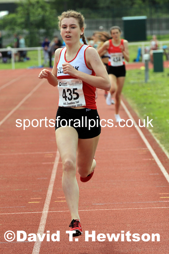Women and Girls 800 metres, 2022 North Eastern Track and Field Champs., Middlesbrough. David T. Hewitson/Sports for All Pics